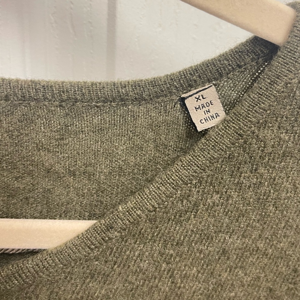 Robert Comstack Cashmere Vneck Sweater - image 4